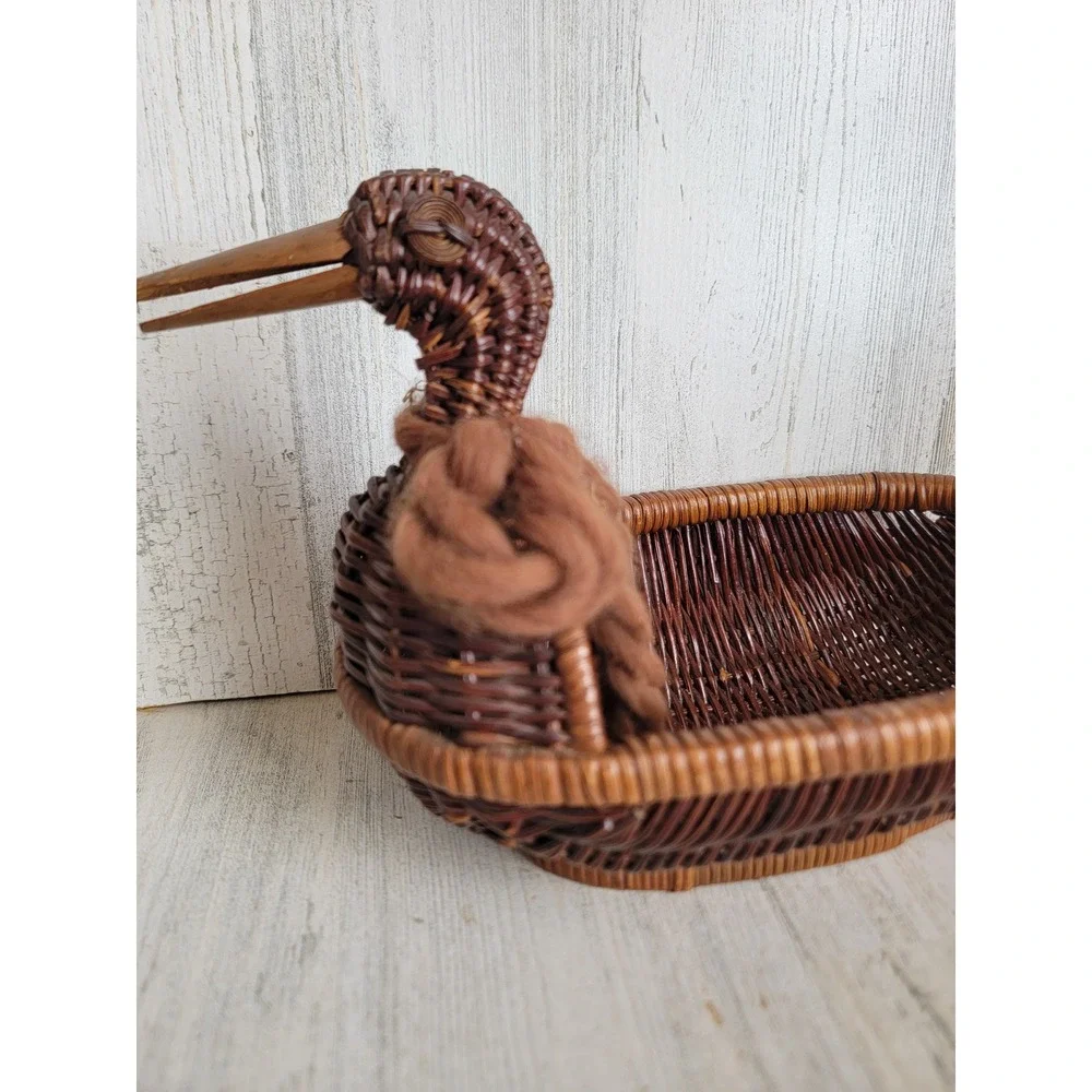 Vintage small duck wicker basket bird beak home‎ unique figure brown
